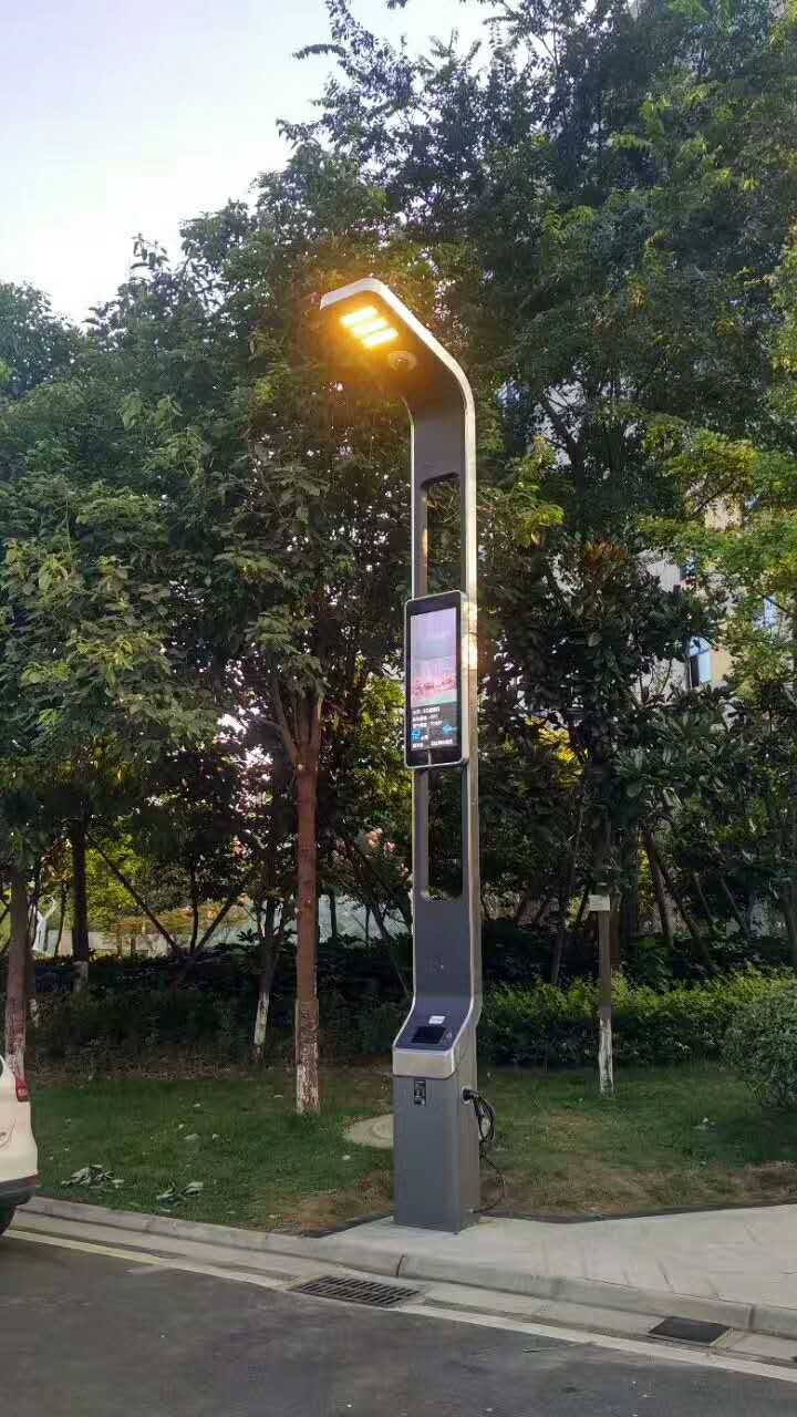 智慧灯杆屏,灯杆广告机,LED刷屏机,LED灯杆屏